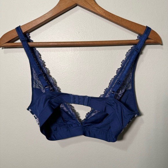 Wacoal embrace  lace navy bralette 36 - Picture 4 of 4